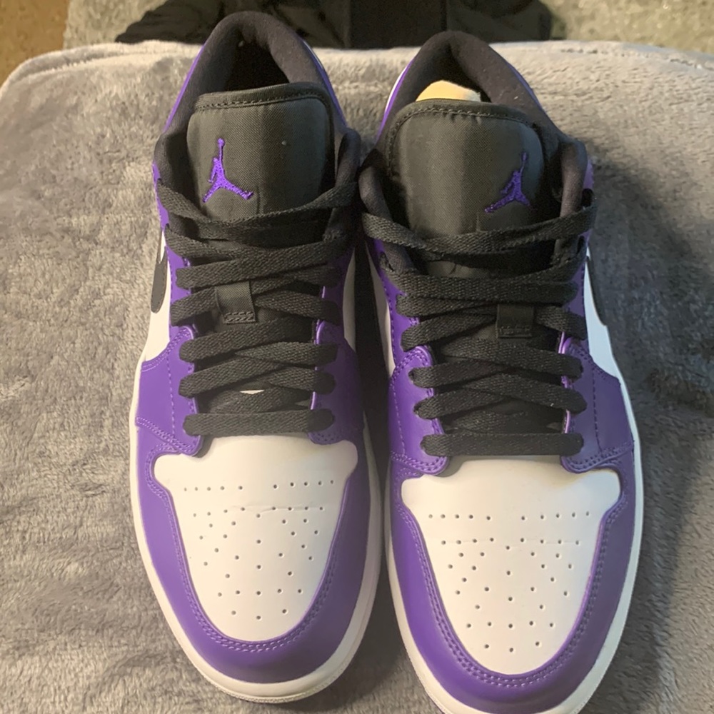 Jordan 1 low court purple